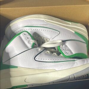Preowned Jordan 2 retro in original box